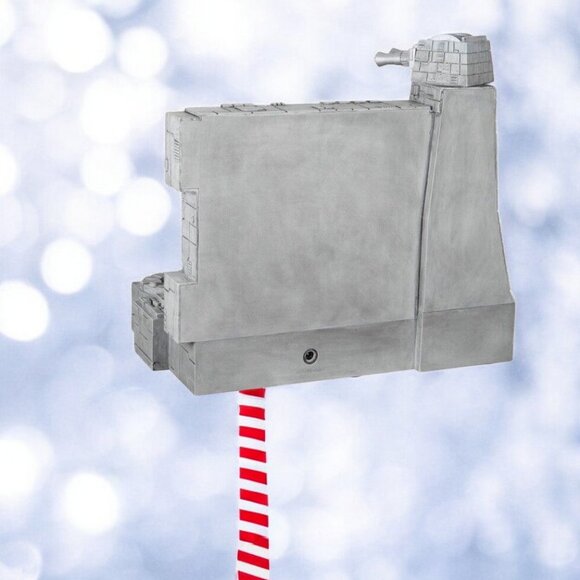 2024 Hallmark QFM3924 "Luke Skywalker's X-Wing Starfighter" Stocking Hanger Set - Picture 5 of 8